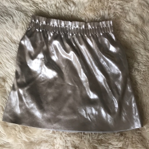 NWT Zara faux leather metallic skirt - Picture 2 of 3
